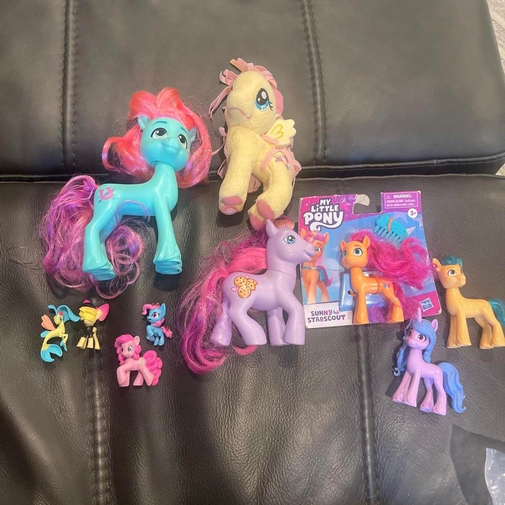 My Little Pony Toy Lot Sunny Starscout Izzy Moonbow Pinkie Pie